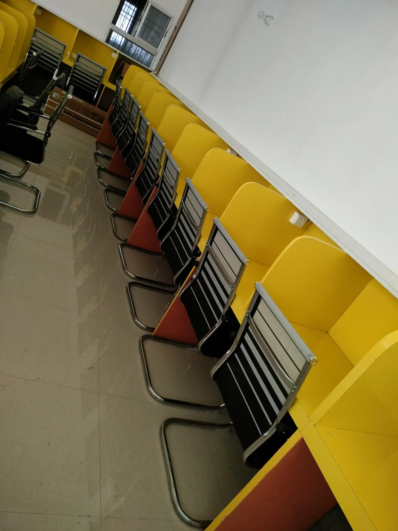 Clean and well maintained desk